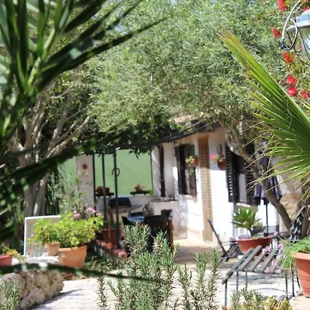 Casa Di Campagna Angolo Di Pace فافارا