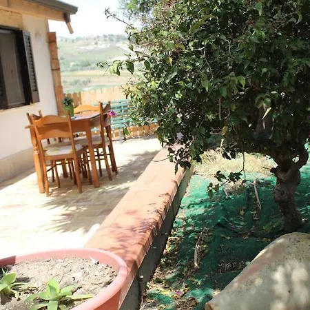 Casa Di Campagna Angolo Di Pace فيلة